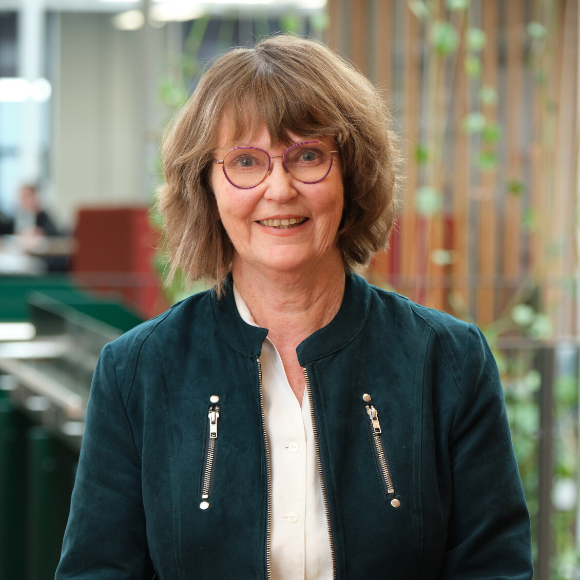 Councillor Adrienne Staples 013 1 Square