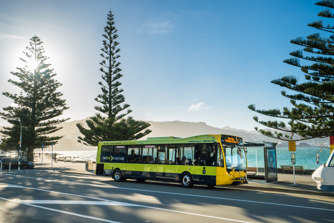 MetLink Buses  DSC0472 472 LR